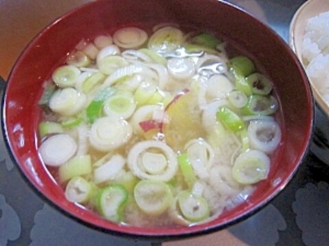 和朝食！さつまいもとしいたけと長ネギのお味噌汁